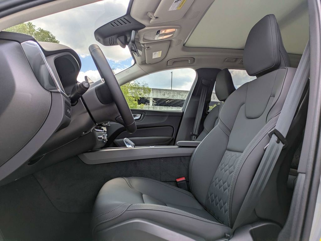 New 2026 Volvo XC60 plug-in hybrid T8 Plus SUV