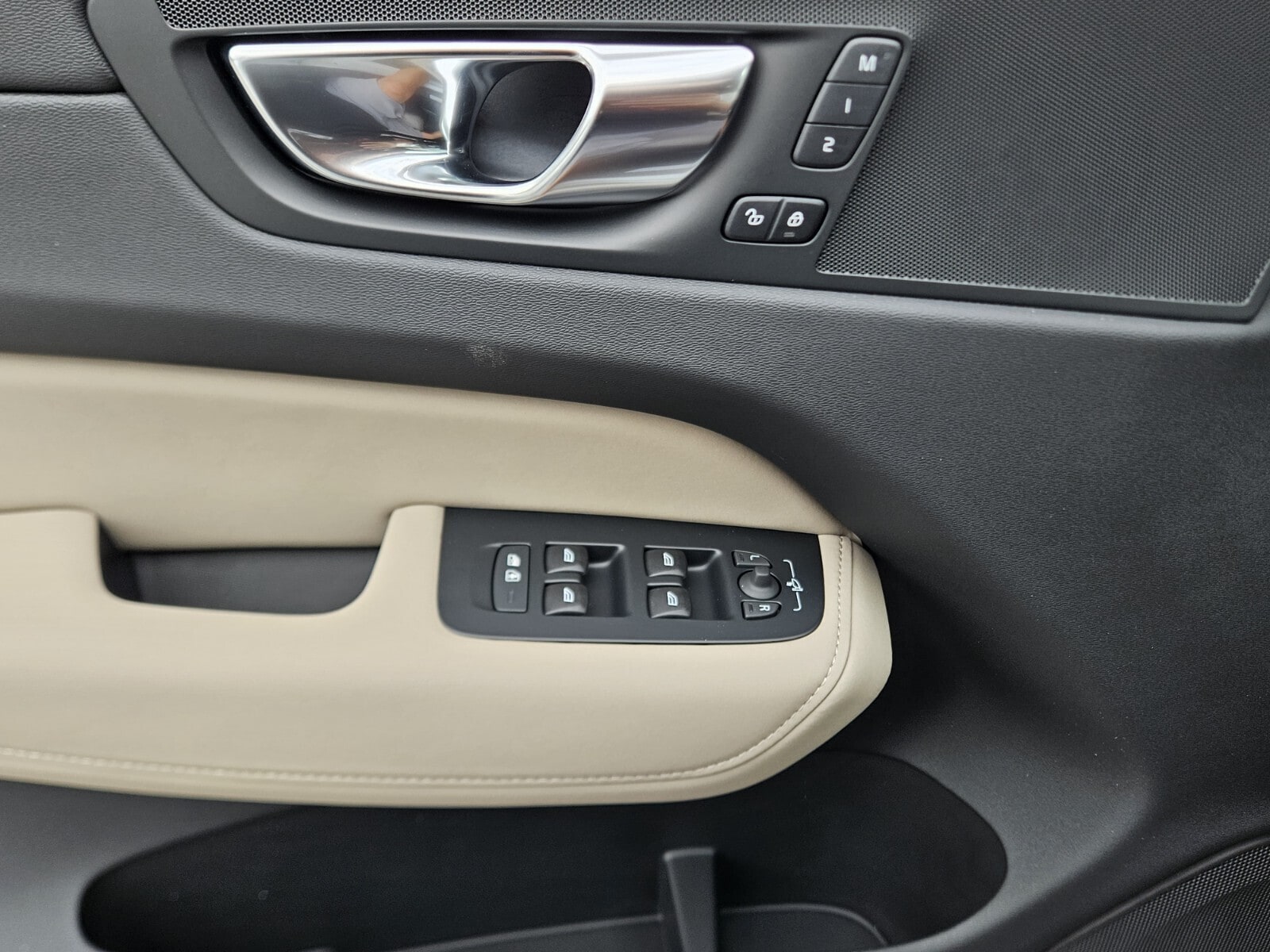 2026 Volvo XC60 Core - Photo 39