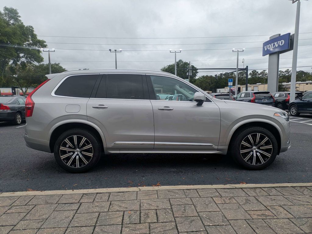 2025 Volvo XC90 Core - Photo 7