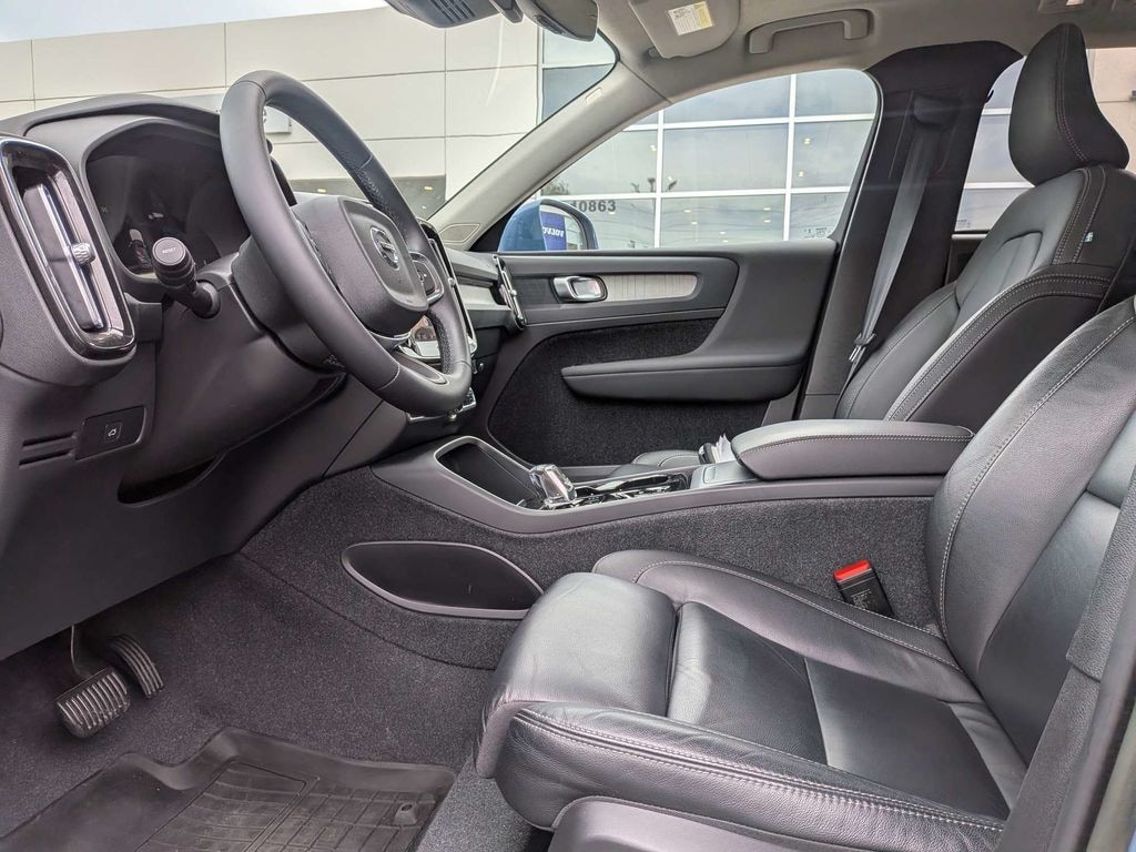Certified 2023 Volvo XC40 B4 FWD Plus Bright SUV