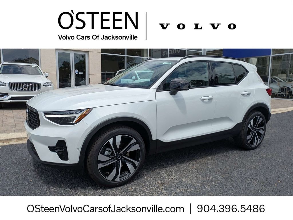 New 2026 Volvo XC40 B5 Plus SUV