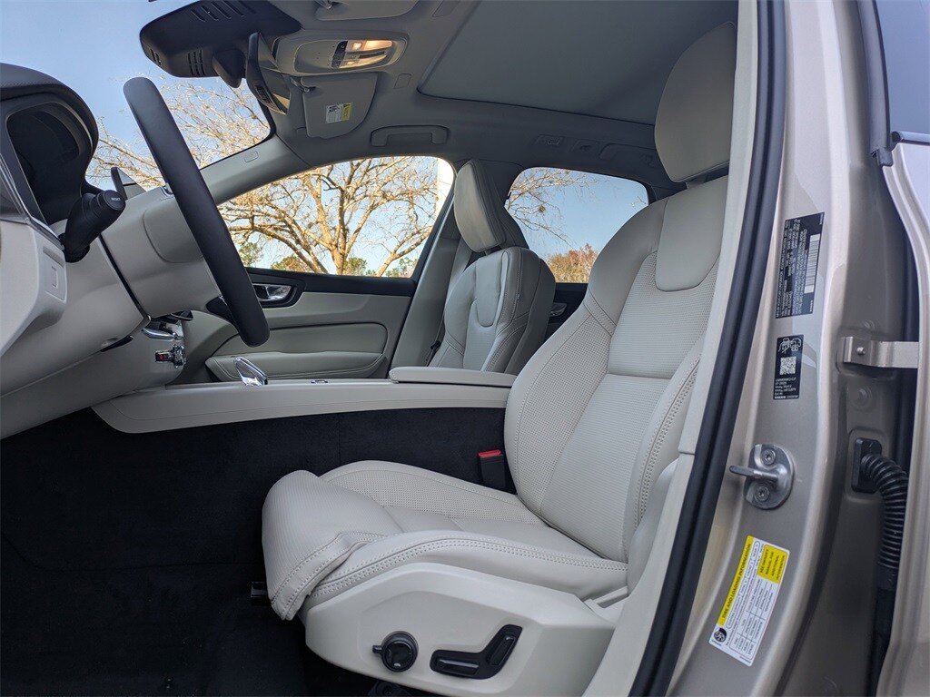 New 2026 Volvo XC60 B5 Ultra SUV