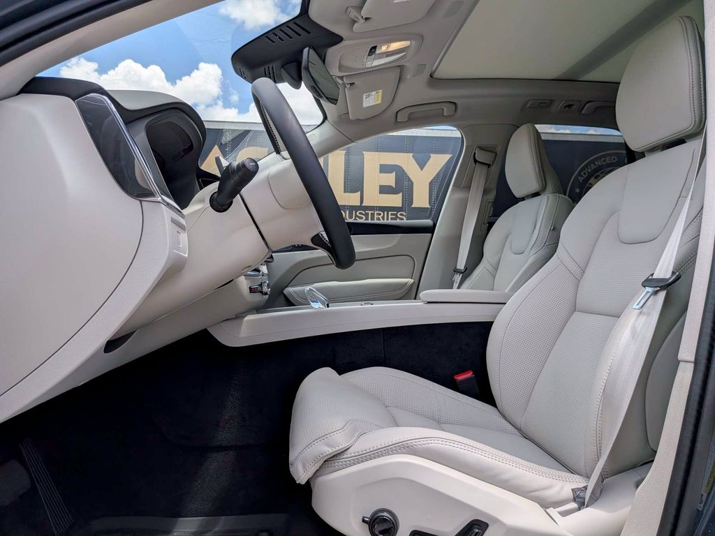 New 2026 Volvo XC60 B5 Ultra SUV