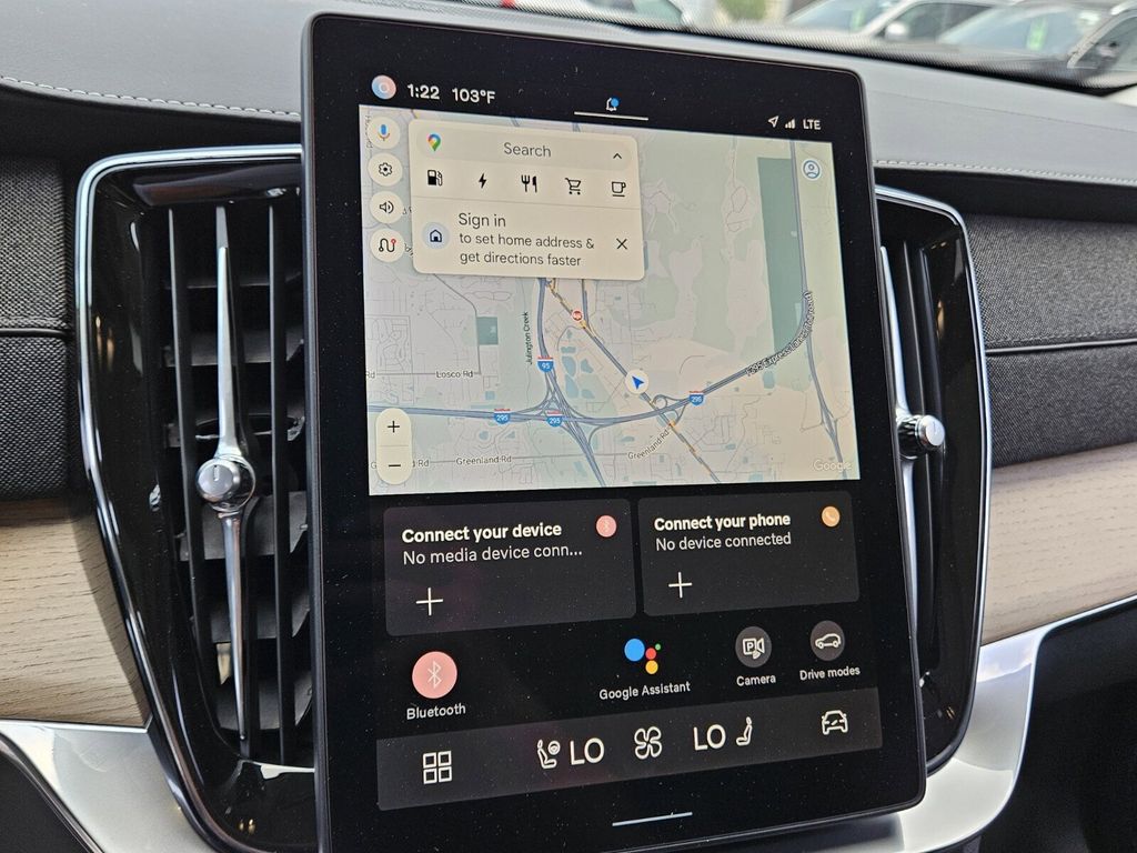 2025 Volvo XC90 Plus - Photo 30