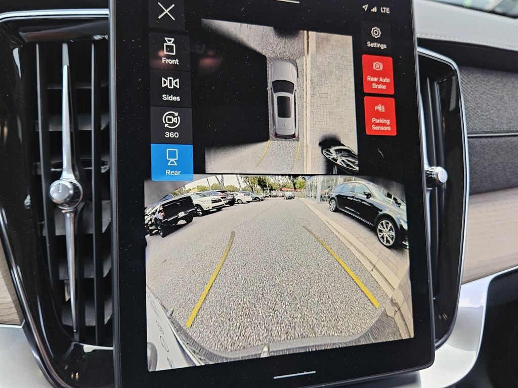 2025 Volvo XC90 Plus - Photo 31