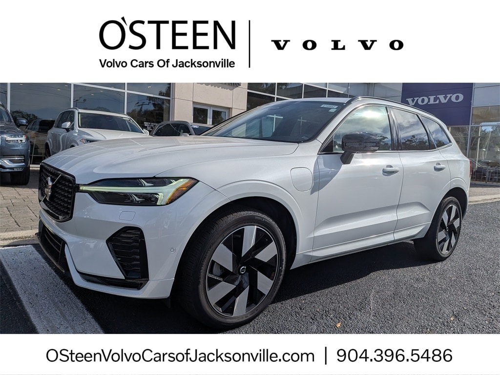 2024 Volvo XC60 Plus's photo