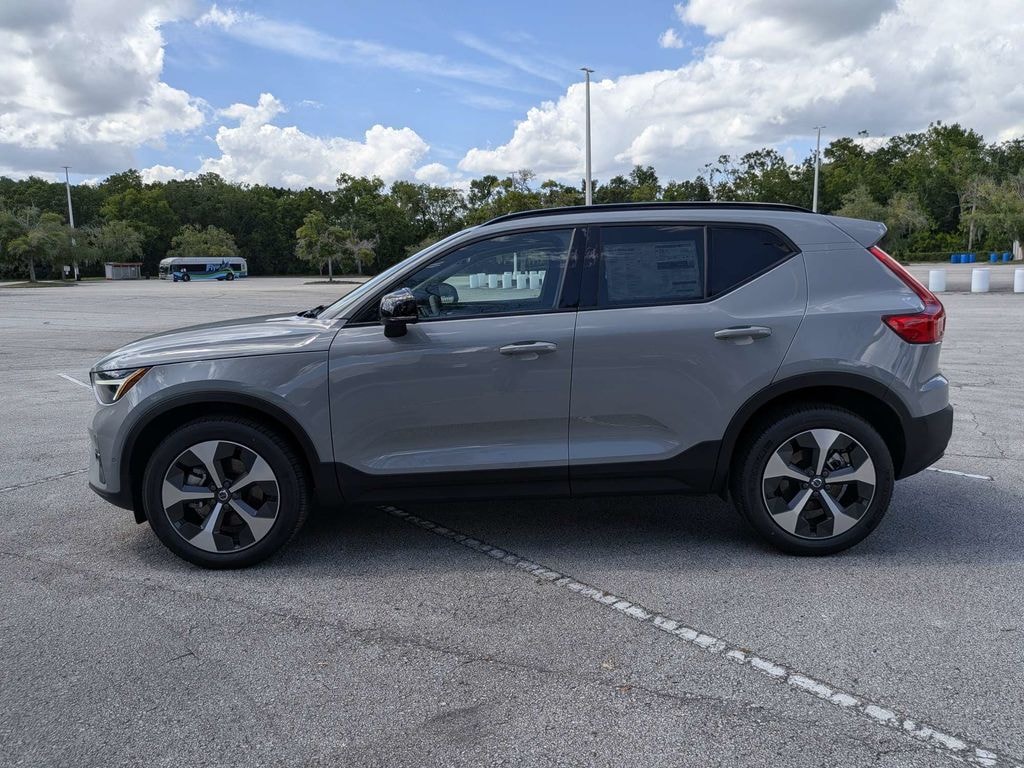 New 2026 Volvo XC40 B5 Plus SUV