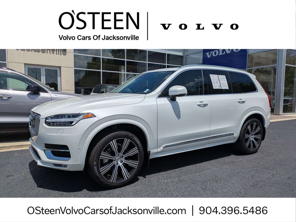 2024 Volvo XC90 B5 Plus Bright theme 4WD's photo