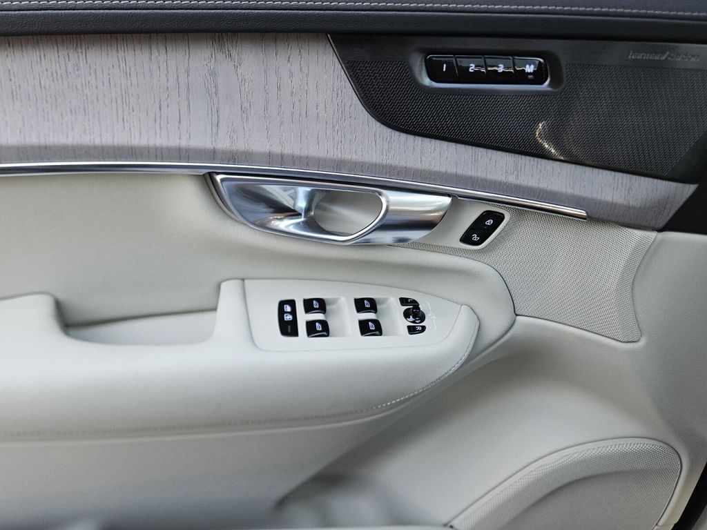2026 Volvo XC90 Ultra - Photo 39