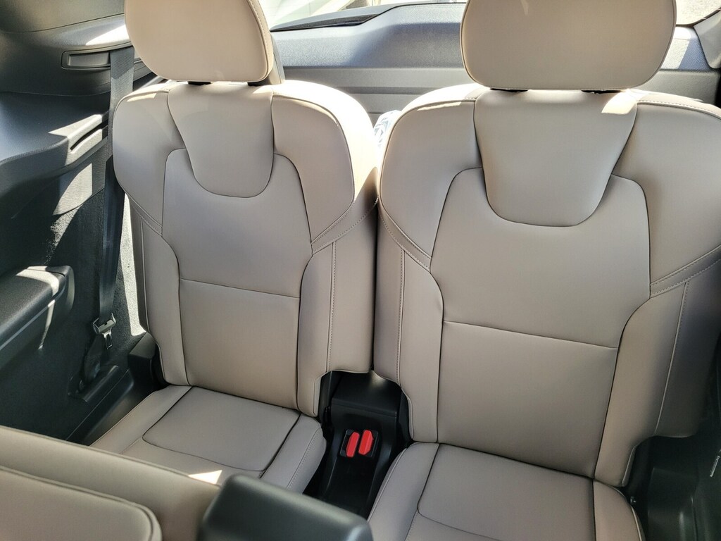 New 2026 Volvo XC90 B6 Plus 7-Seater SUV