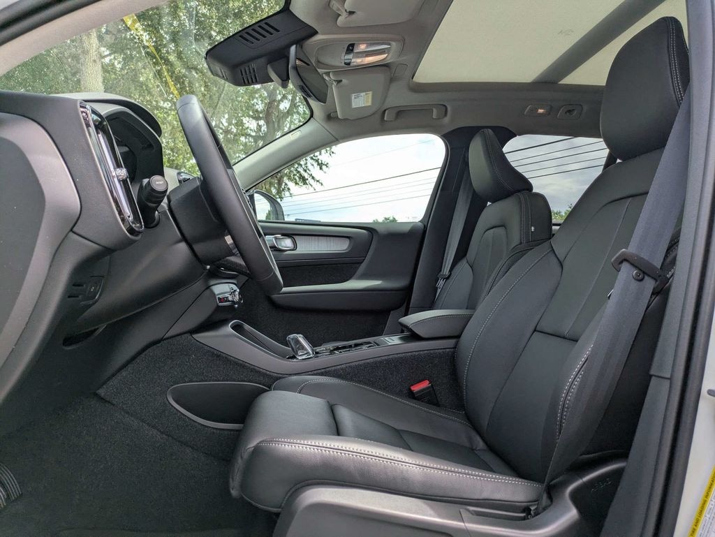 New 2026 Volvo XC40 B5 Plus SUV