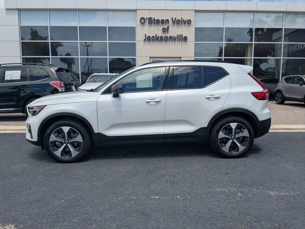 Certified 2026 Volvo XC40 B4 Plus SUV