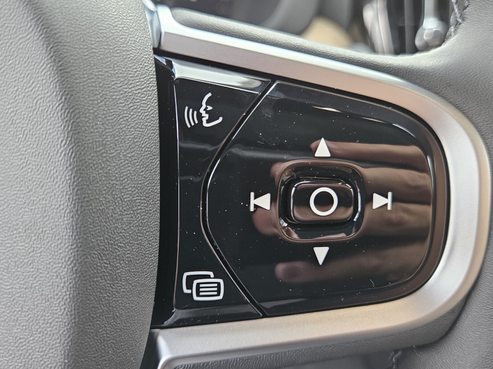 2026 Volvo XC60 Core - Photo 37