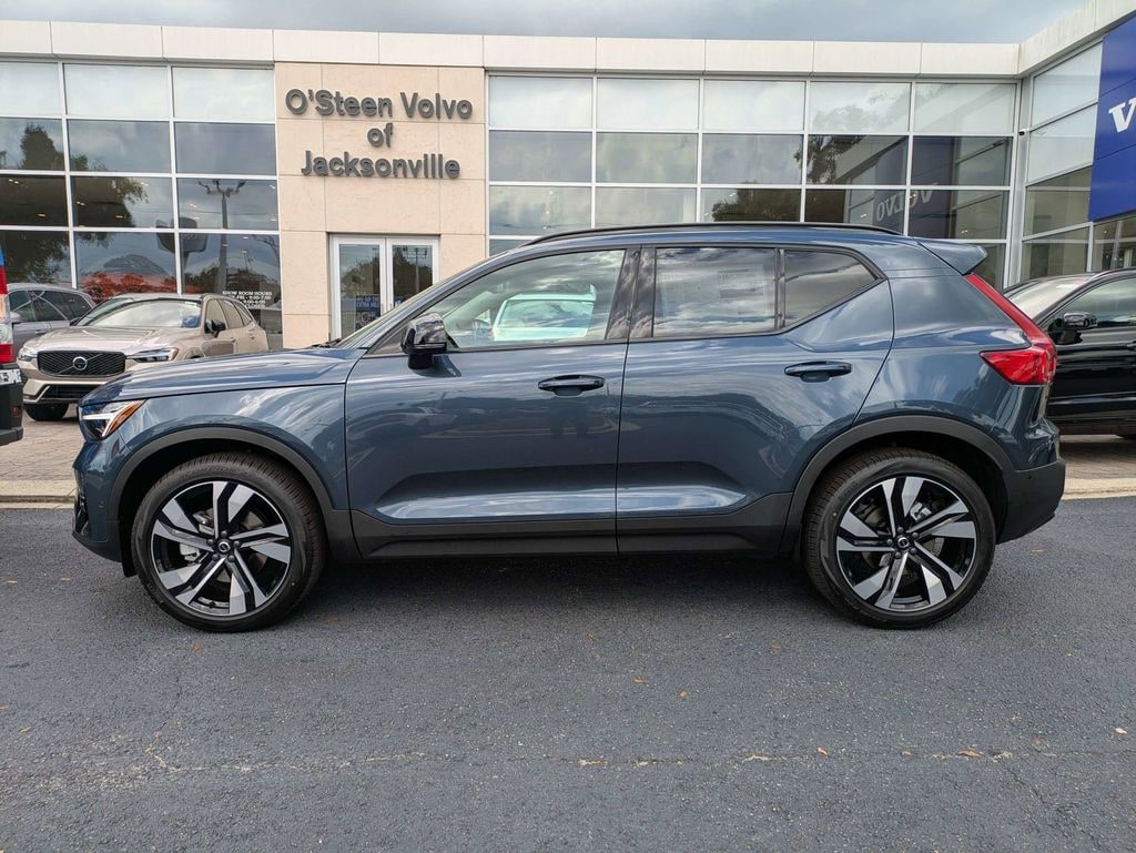 New 2026 Volvo XC40 B5 Plus SUV