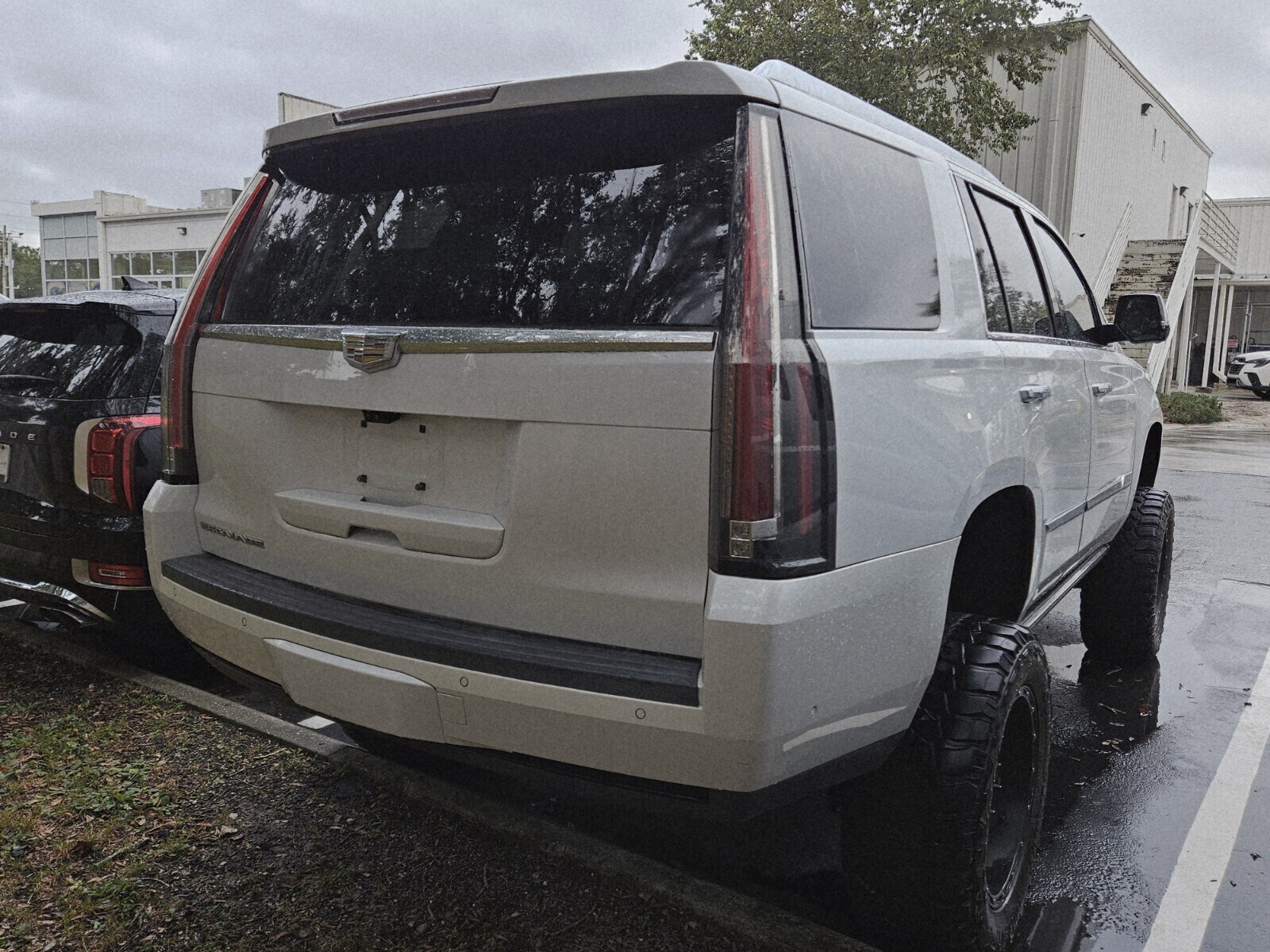 2017 Cadillac Escalade Premium Luxury photo 4