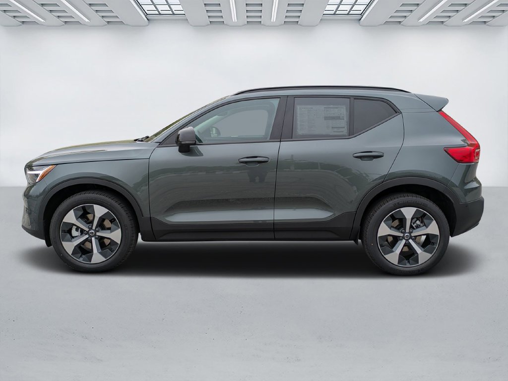 New 2026 Volvo XC40 B5 Plus SUV