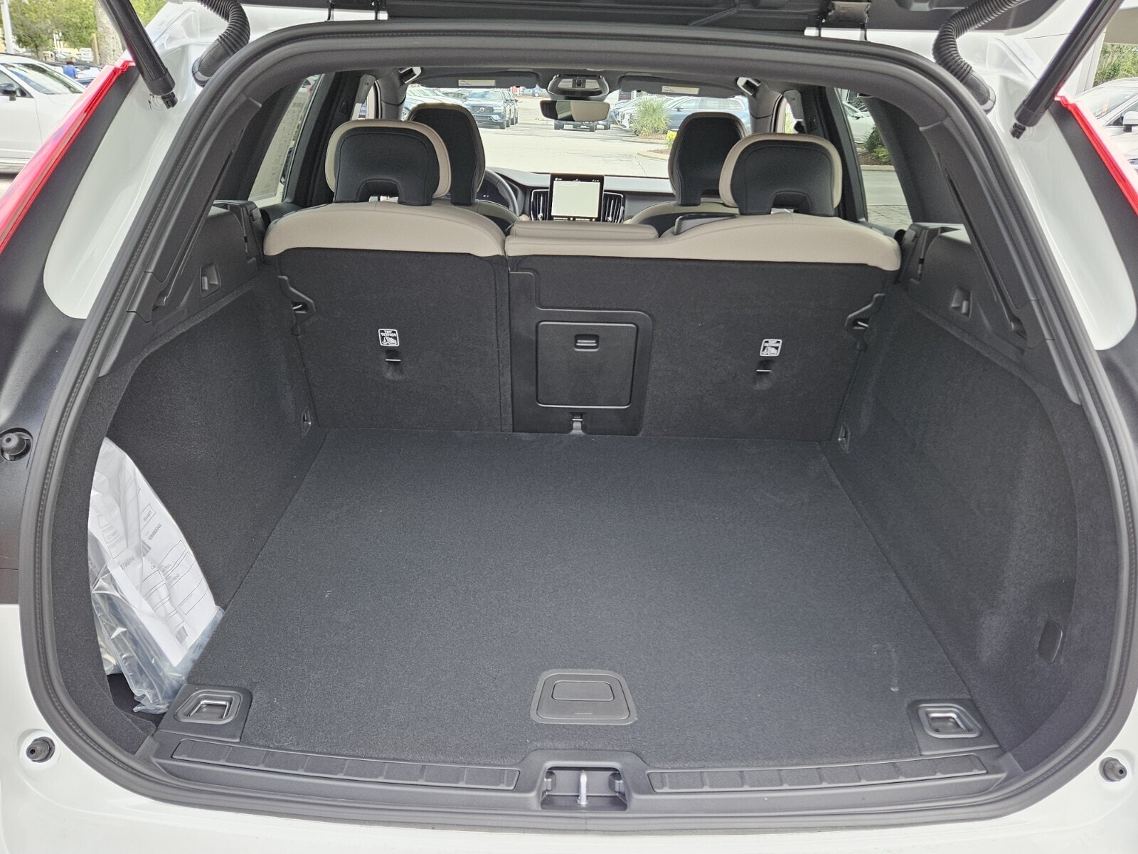 2026 Volvo XC60 Core - Photo 9