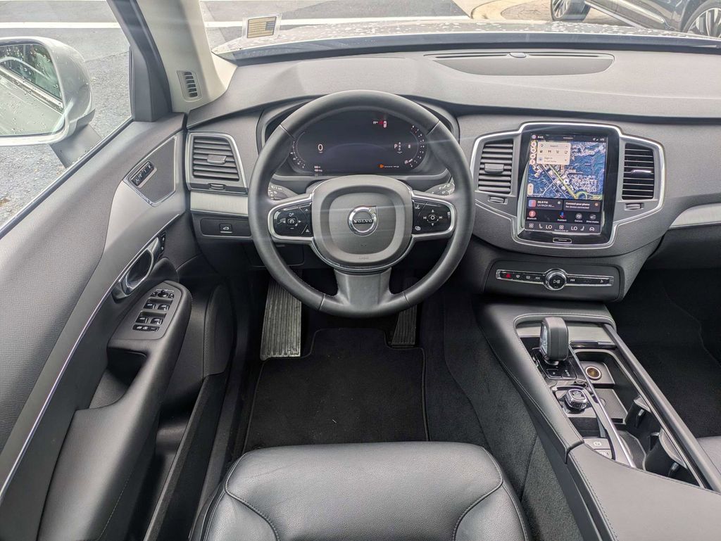 2025 Volvo XC90 Core - Photo 21
