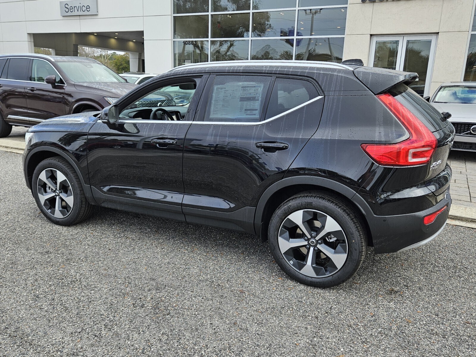 2025 Volvo XC40 Plus photo 4