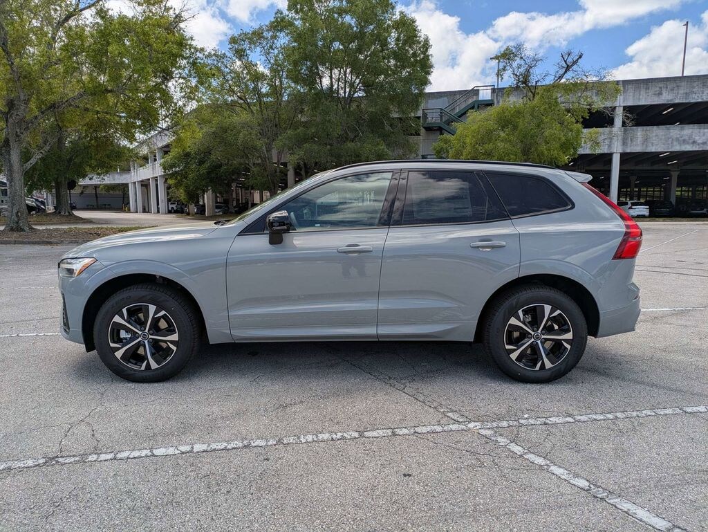 New 2026 Volvo XC60 B5 Core SUV
