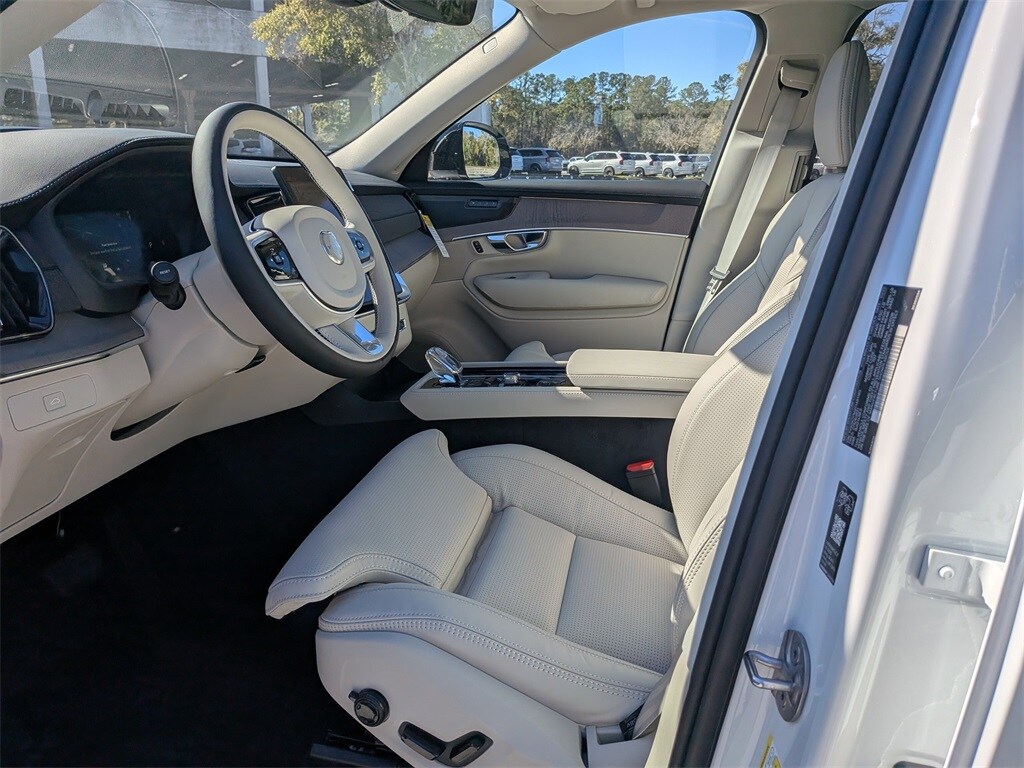 New 2026 Volvo XC90 B6 Ultra Dark Theme 7-Seater SUV