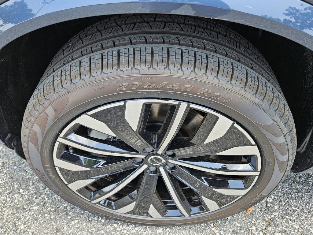2025 Volvo XC90 Plus - Photo 23