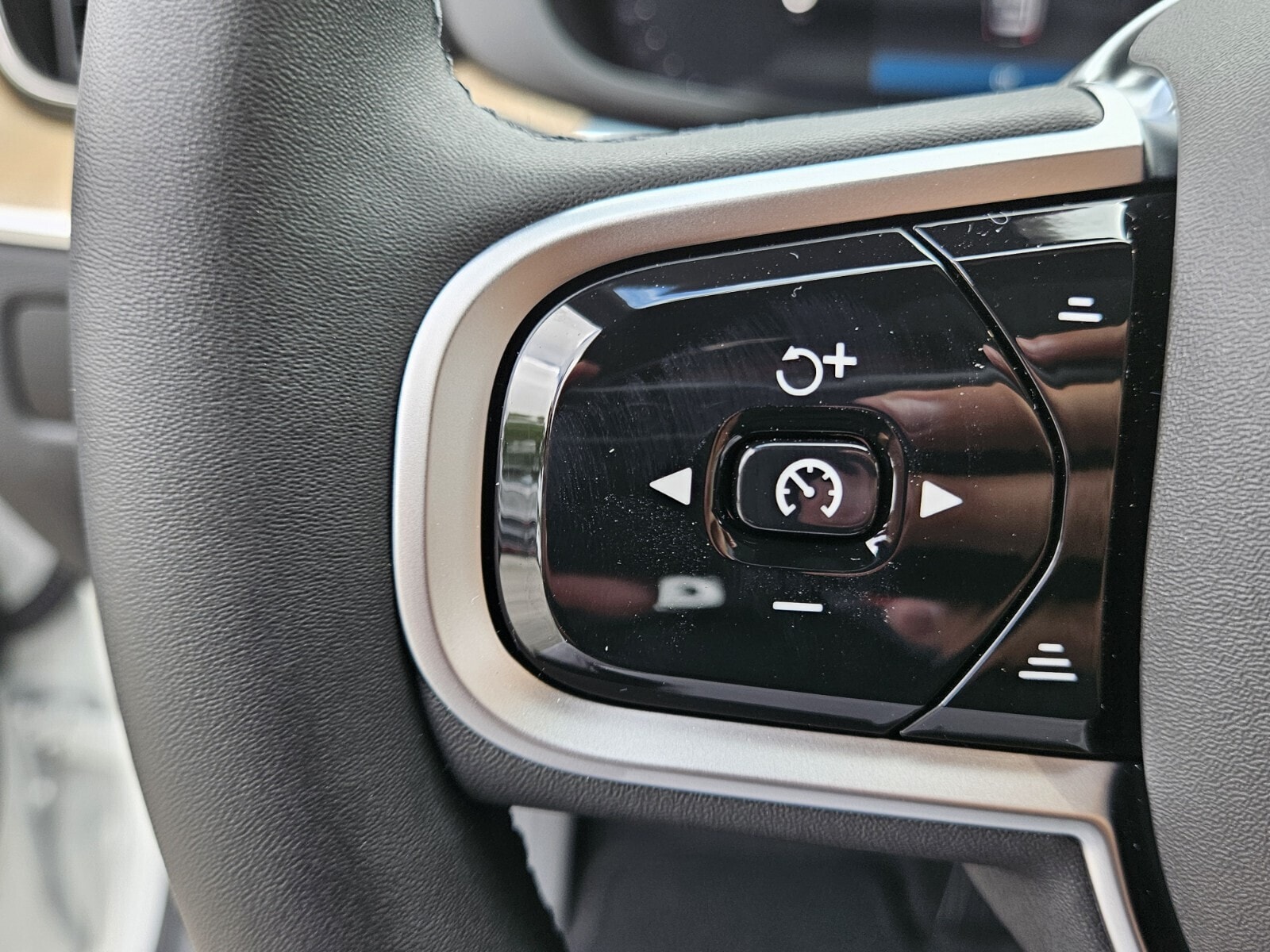 2026 Volvo XC60 Core - Photo 36