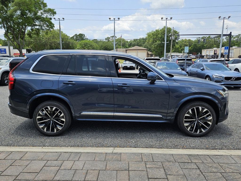 2025 Volvo XC90 Plus - Photo 16