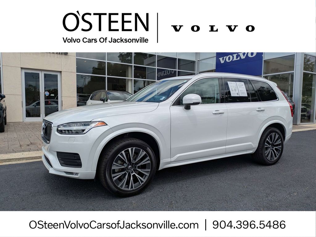 2021 Volvo XC90 T6 Momentum AWD's photo