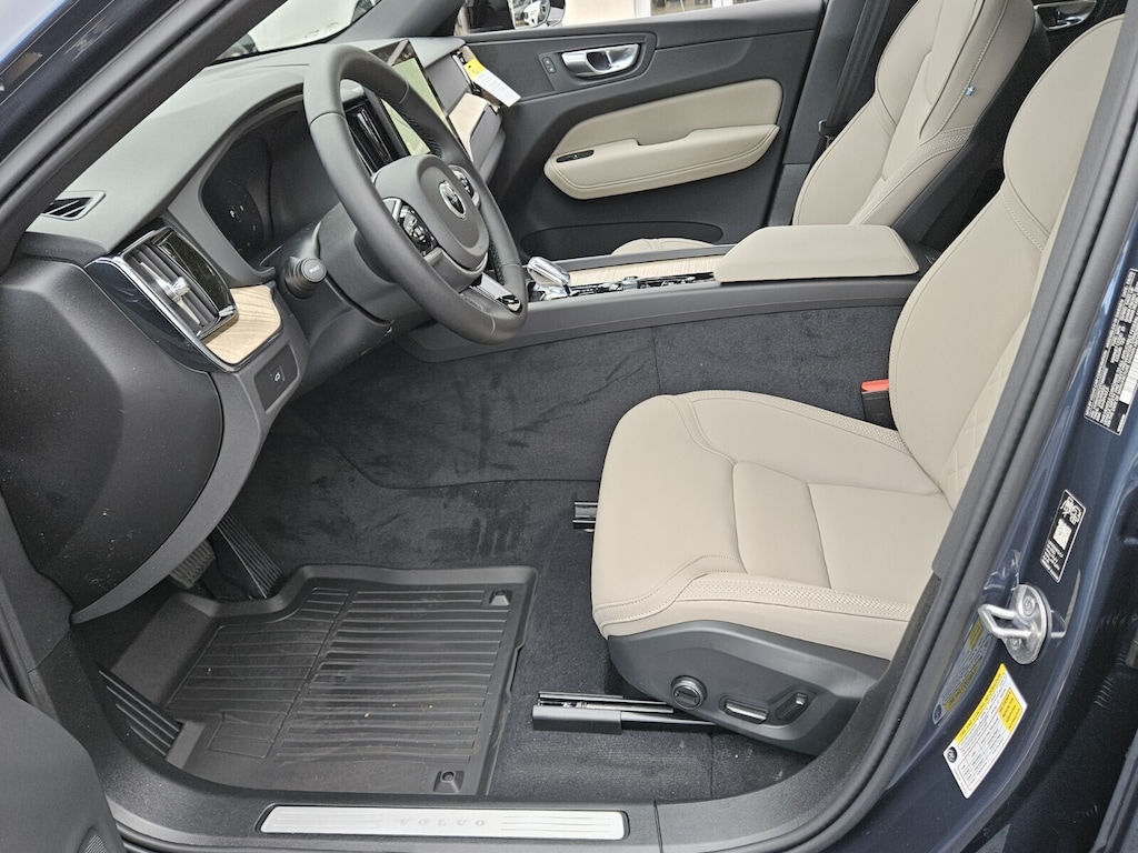 New 2026 Volvo XC60 B5 Plus SUV