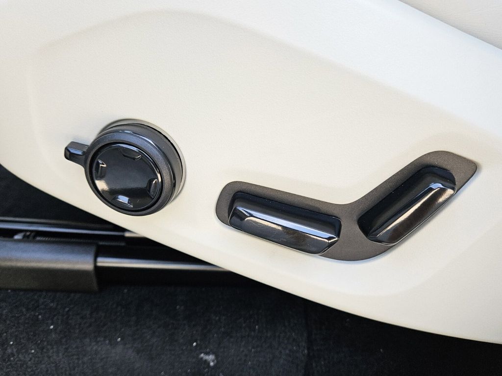 2026 Volvo XC90 Ultra - Photo 24