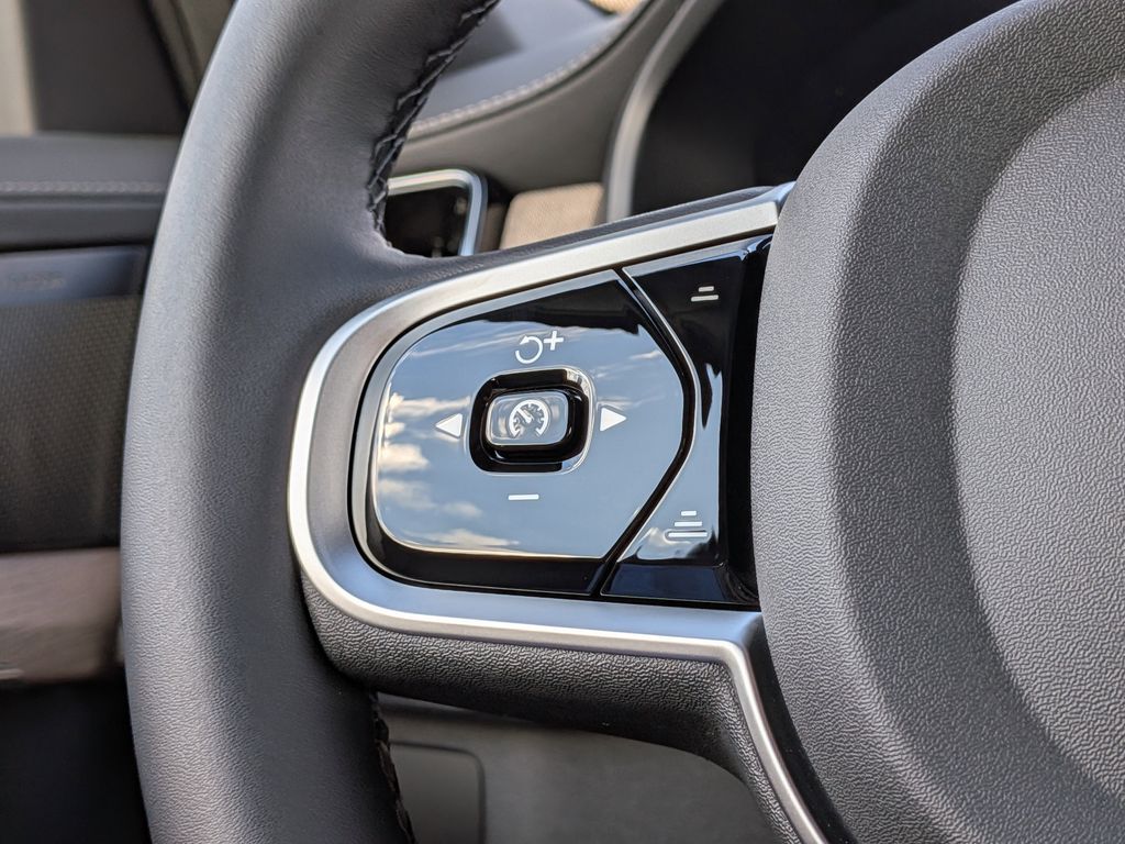 2026 Volvo XC90 Plus - Photo 33