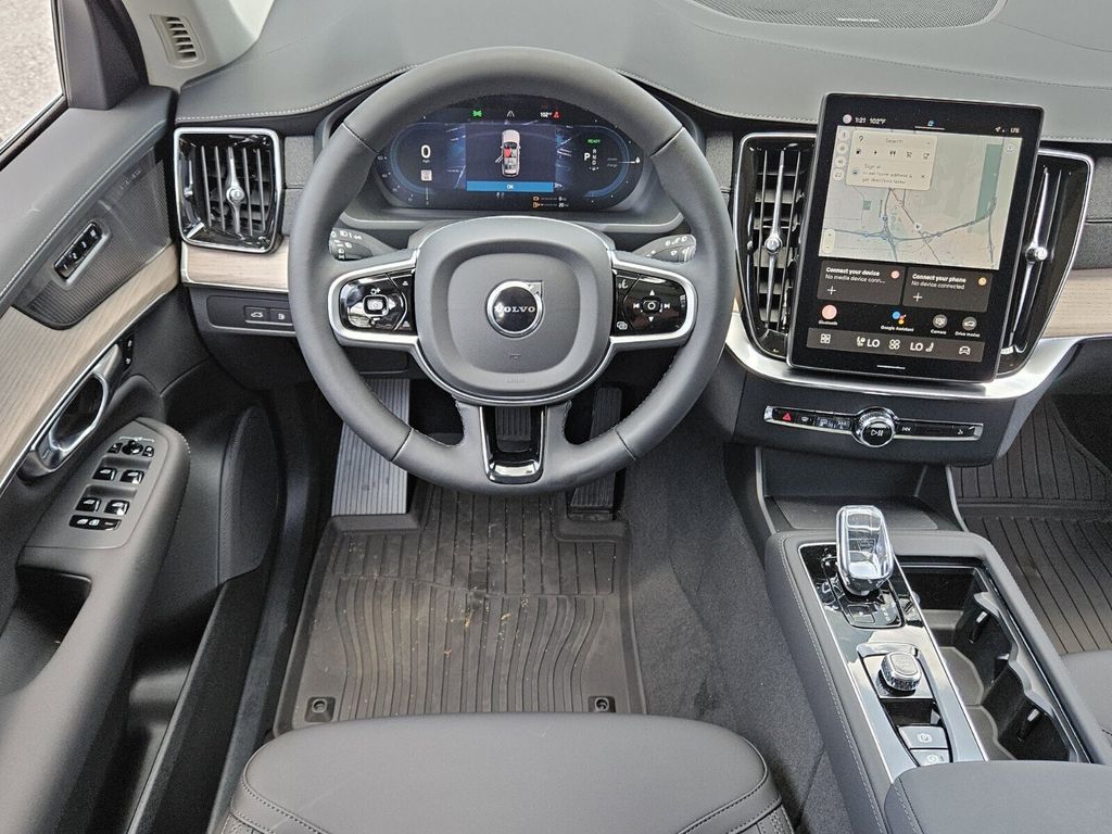 2025 Volvo XC90 Plus - Photo 6