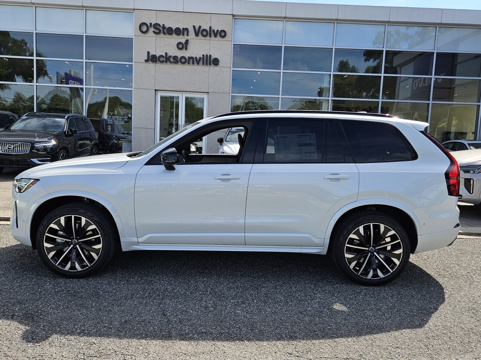 2026 Volvo XC90 photo 3