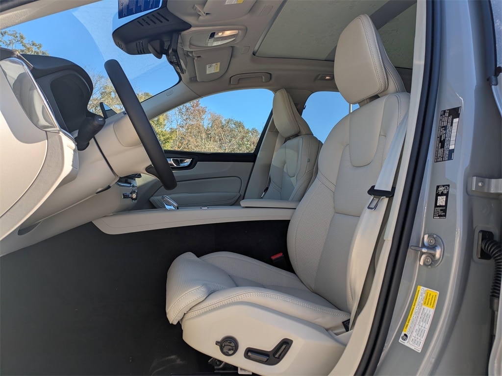 New 2026 Volvo XC60 B5 Ultra SUV