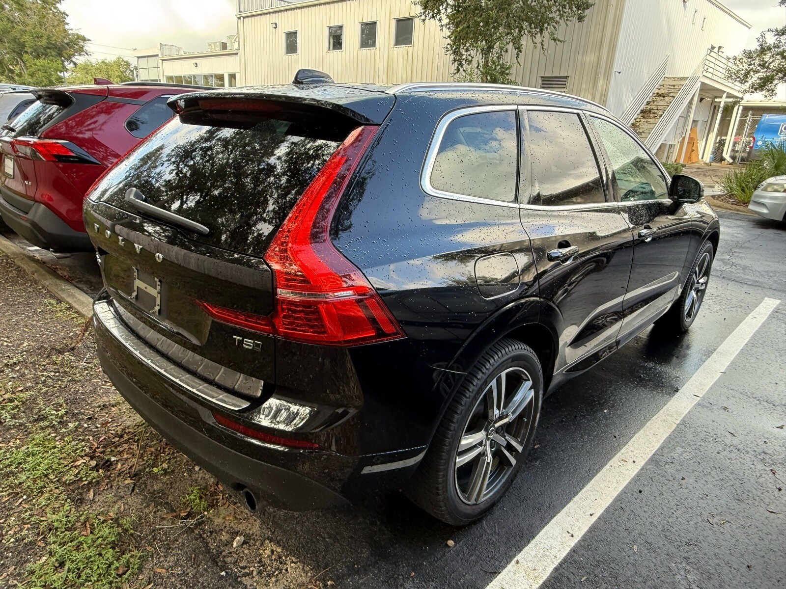 2018 Volvo XC60 T5 Momentum photo 4