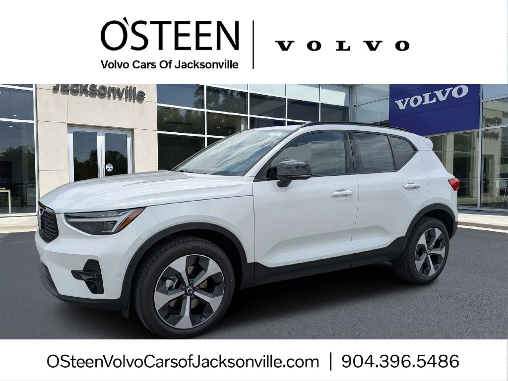 New 2026 Volvo XC40 B5 Plus SUV