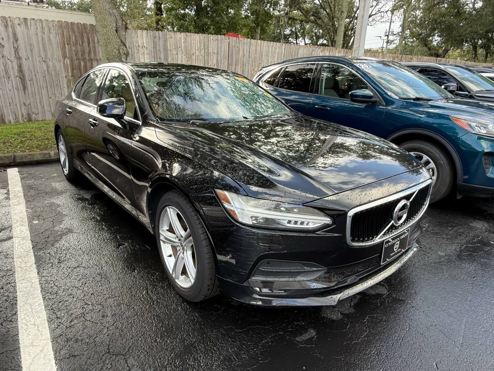 2017 Volvo S90 T5 Momentum photo 3