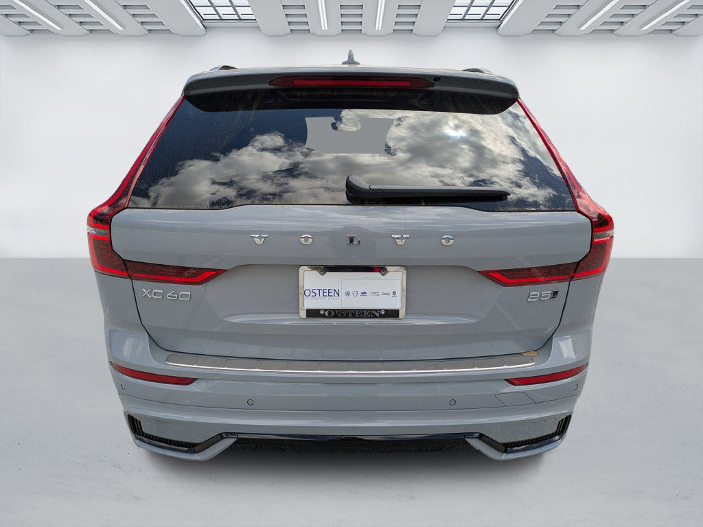 New 2026 Volvo XC60 B5 Core SUV