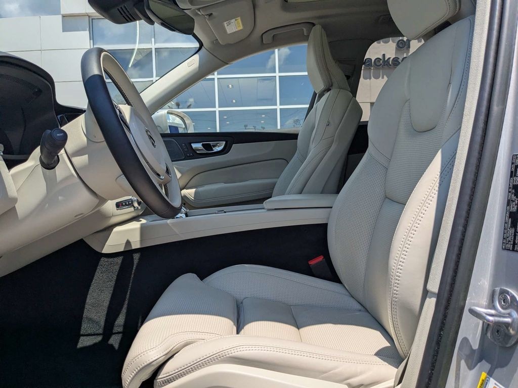 Certified 2023 Volvo XC60 B5 FWD Ultimate Bright SUV