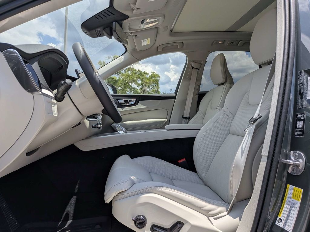 New 2026 Volvo XC60 plug-in hybrid T8 Ultra SUV