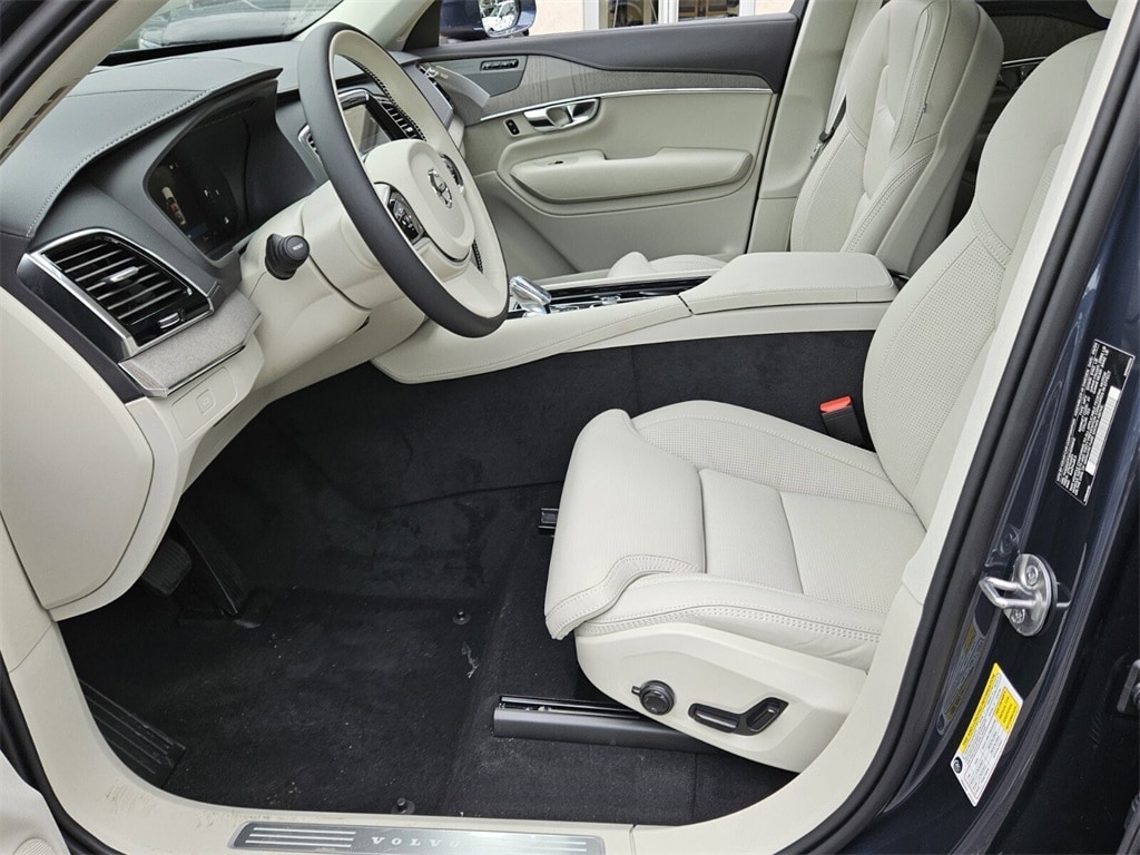 New 2025 Volvo XC90 B6 Ultra 7-Seater SUV