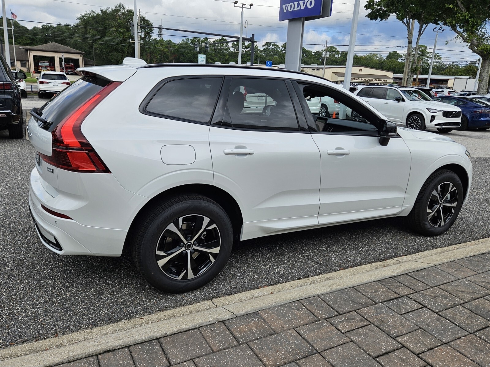 2026 Volvo XC60 Core - Photo 15