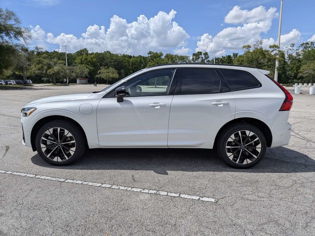 New 2026 Volvo XC60 plug-in hybrid T8 Plus SUV