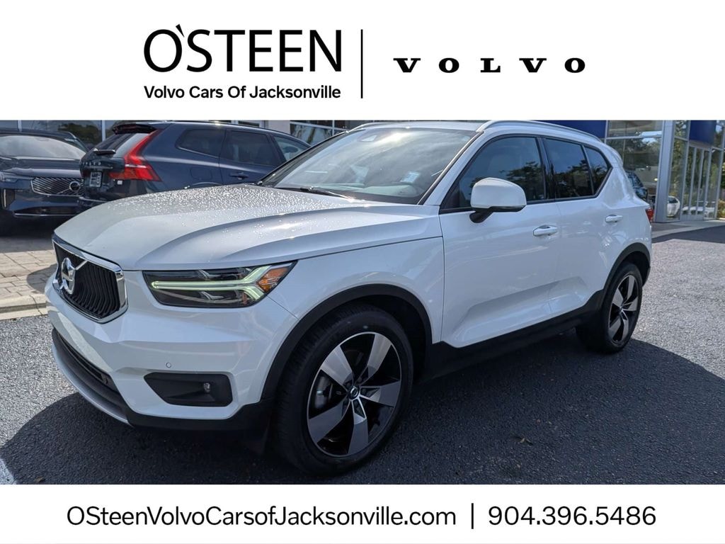 Used 2021 Volvo XC40 T5 Momentum SUV