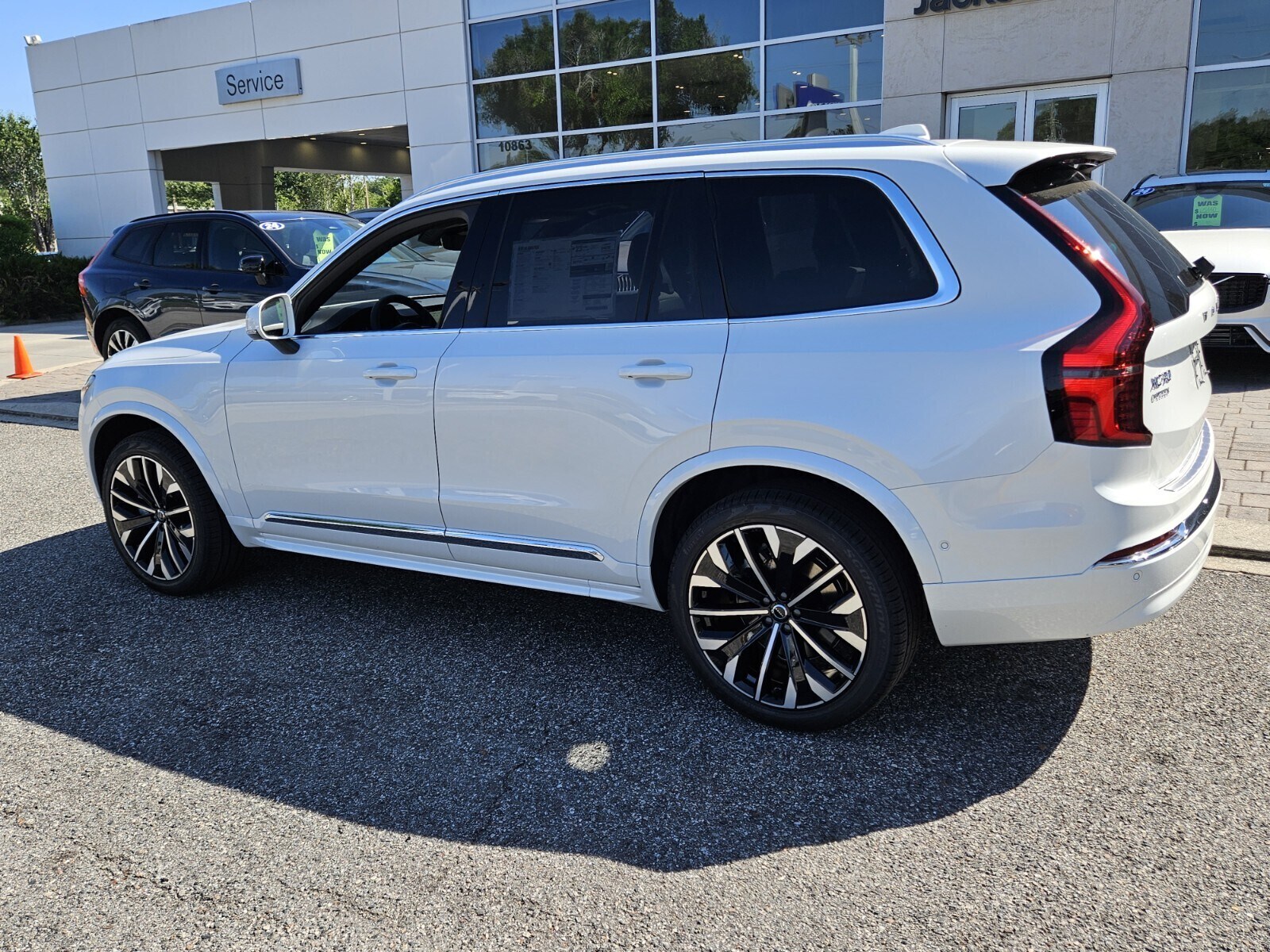 2025 Volvo XC90 Plus photo 4