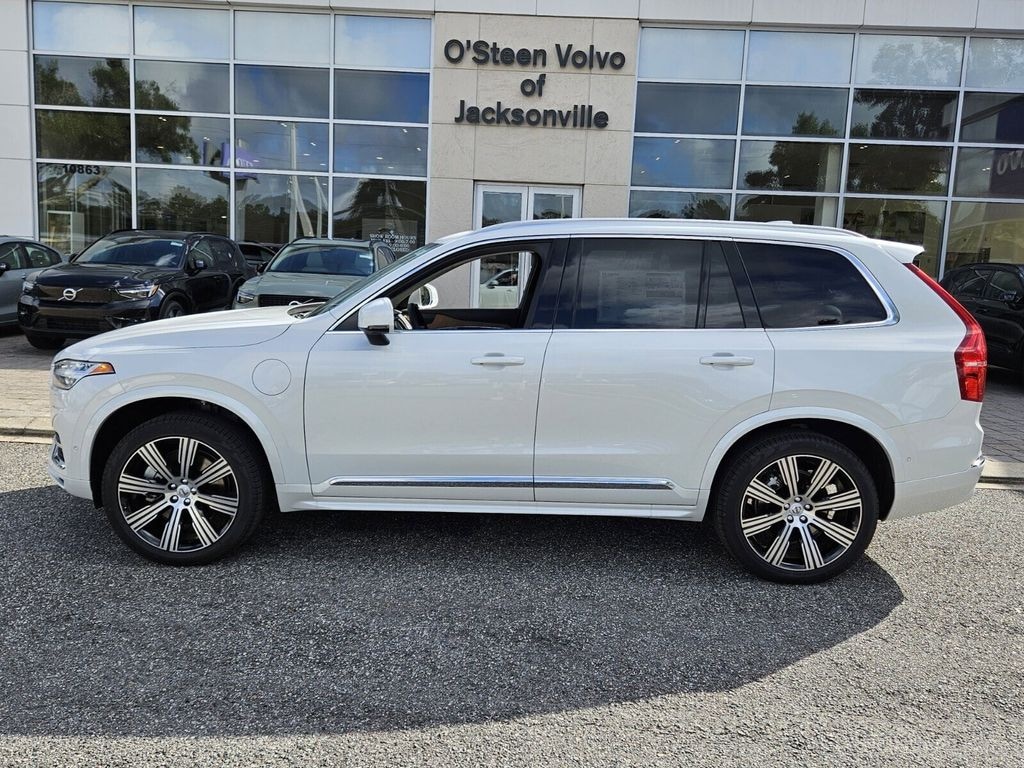 New 2025 Volvo XC90 plug-in hybrid T8 Plus 7-Seater SUV