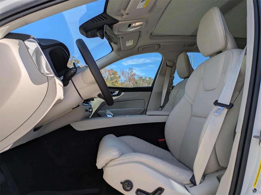 New 2026 Volvo XC60 B5 Ultra SUV