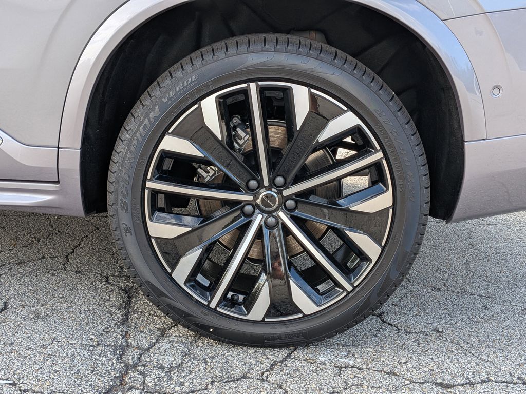 2026 Volvo XC90 Plus - Photo 17