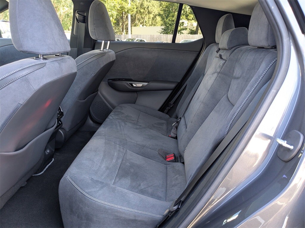 2023 Lexus RZ 450e Luxury photo 3